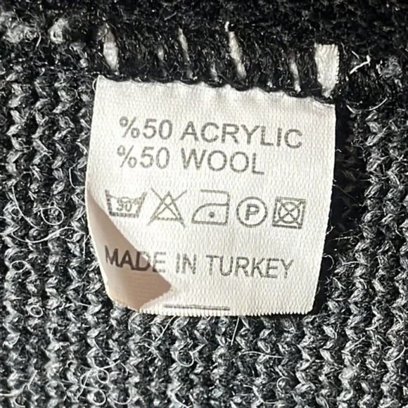 Balandi Heavy Sweater - Picture 6 of 6